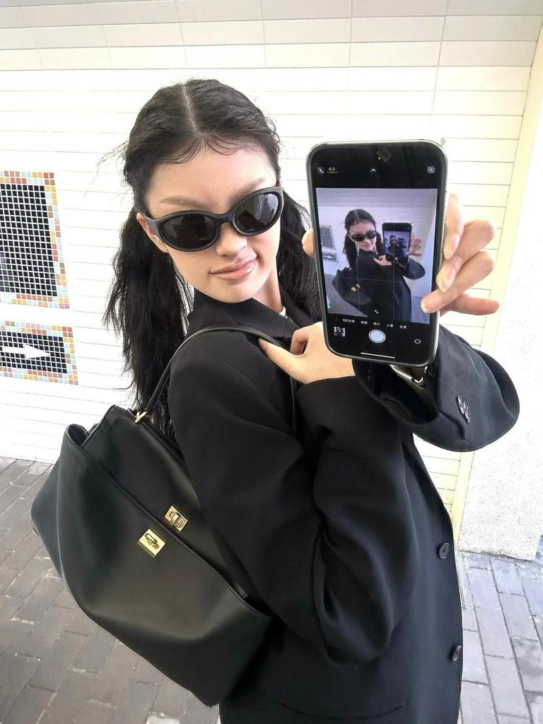 B Rodeo 24: Nová měkká kožená taška - Módní velká neutrální kabelka s ležérním vzhledem