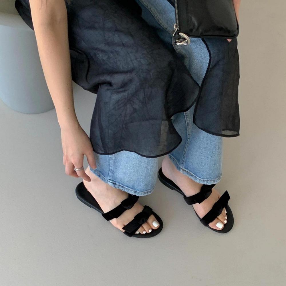 Slippers for Women 2025 Summer Bow Tie One and Double Straps Flat Sandals Womens Beach Wear Open Toed Round Toe Slippers/sandals