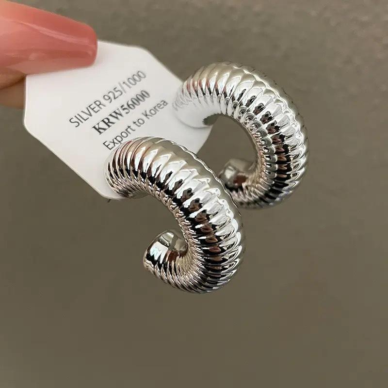 

Simple design threaded earrings temperament earrings personalized studs retro style earrings 925 silver needle срібний