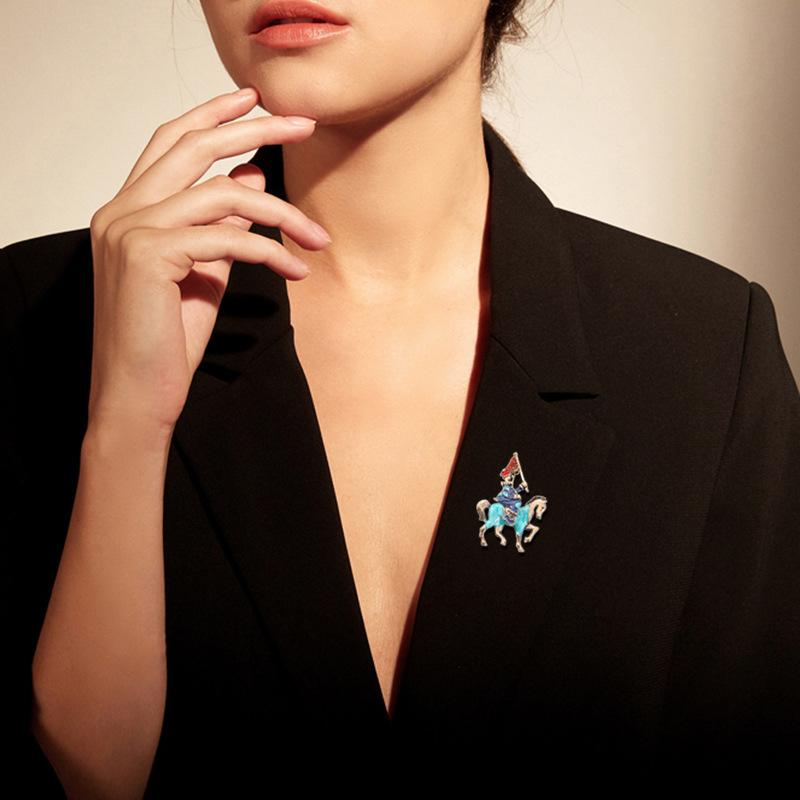 Broches de Cavalo da Moda Para Mulheres Unisex Pins de Animais Decoração de Roupas Acessórios de Joias de Festa Casual Presentes de Amigos de Ano