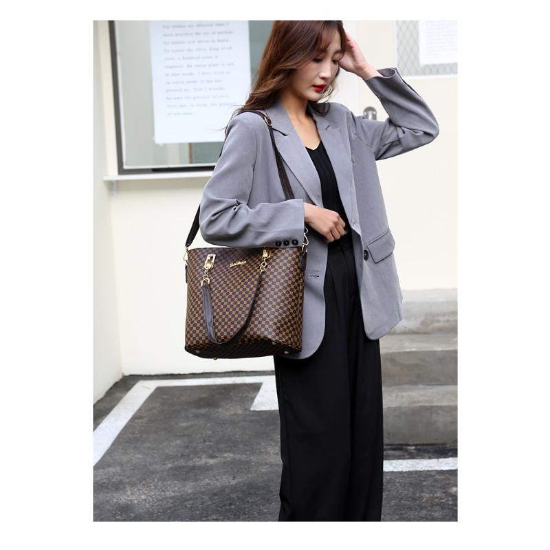 Women's Bag One Shoulder Handheld Crossbody Bag European and American Retro Large Capacity Mother and Child Bag