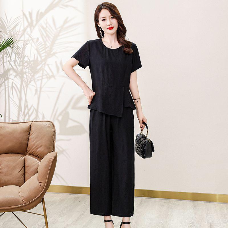Plus Size Cotton Silk Two-Piece Set: Stylish Casual Short Sleeve Top & Wide-Leg Pants for Moms - Summer Elegance