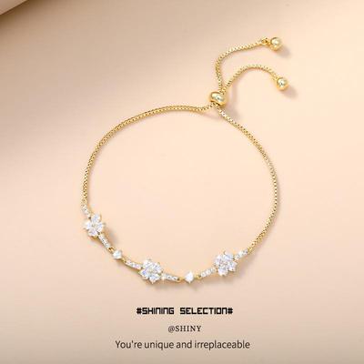 Elegant Four-Leaf Clover Zircon Bracelet for Women - Luxurious, Sparkling, High-End Design Jewelry Accessory