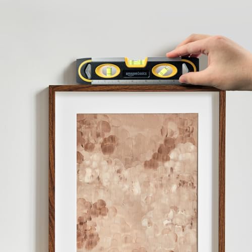 Basic Magnetic Level with Graduation, 9 Inches (23cm), Black and Yellow