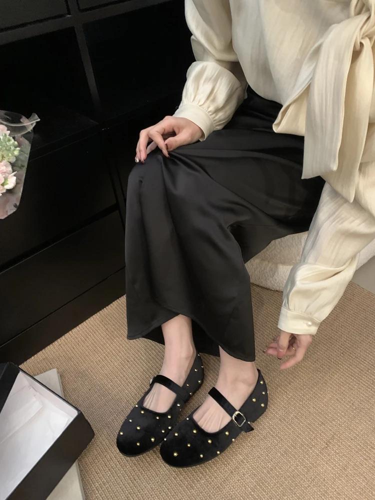 Fashion IPPEUM Red Velvet Ballet Flats Women Mary Janes Shoes 2025 New Round Toe Buckle Ballerina Shoes