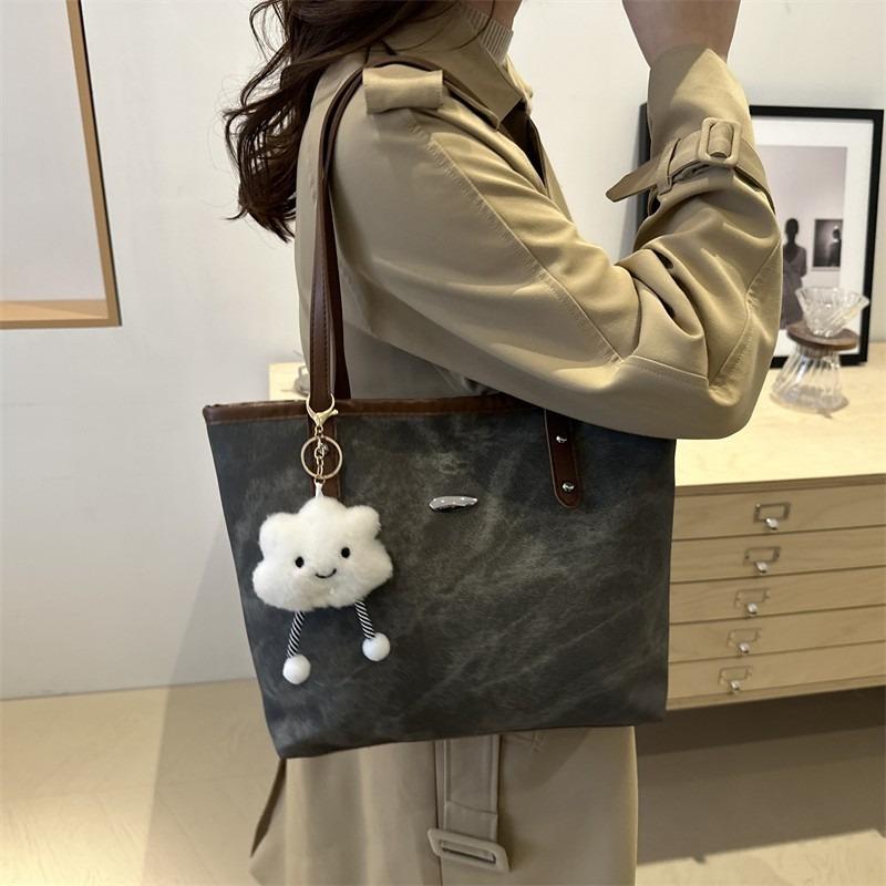 Simple casual portable shoulder bag for women going shopping, large-capacity underarm bag, college student class tote bag