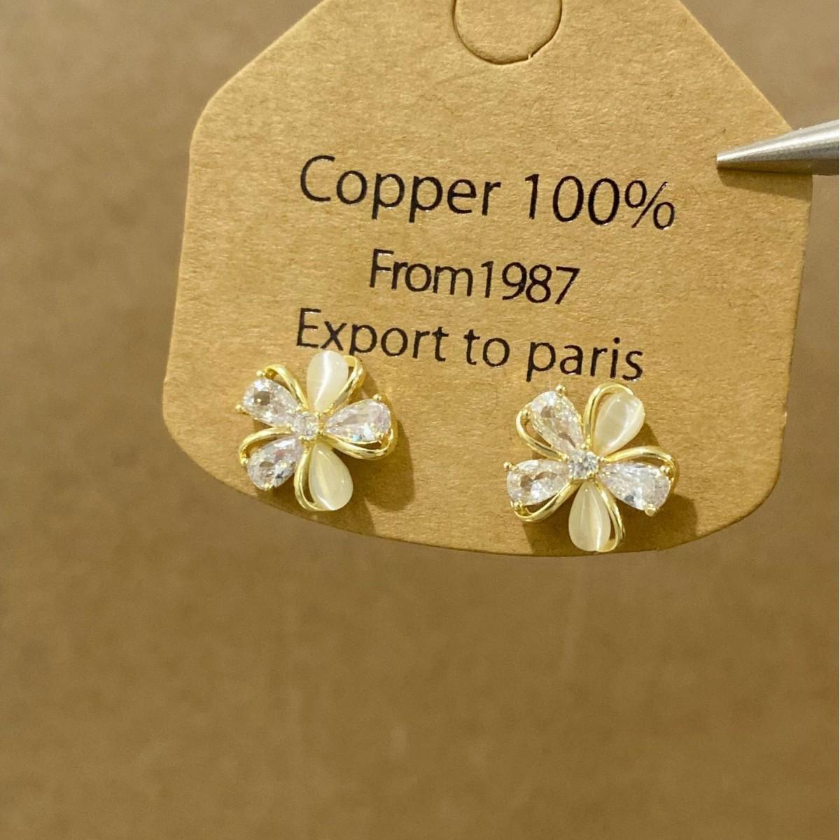 French Cat s Eye Zirconia Flower Stud Earrings: Luxurious High-End Design, Exquisite and Versatile Accessories.