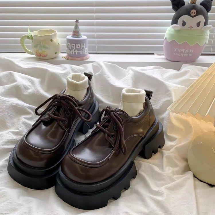 

Черные кожаные туфли на толстой подошве, женские, в британском стиле, осень-зима 2024 года, новые ретро-туфли, закругленные, с завышенной талией, на шнуровке 40 коричневый