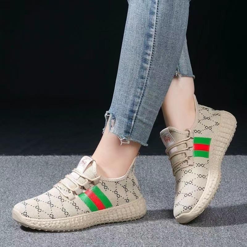 New Fly-woven Sports Women's Shoes Spring and Summer Breathable Mesh Shoes Fashionable Versatile Women's Thin Students