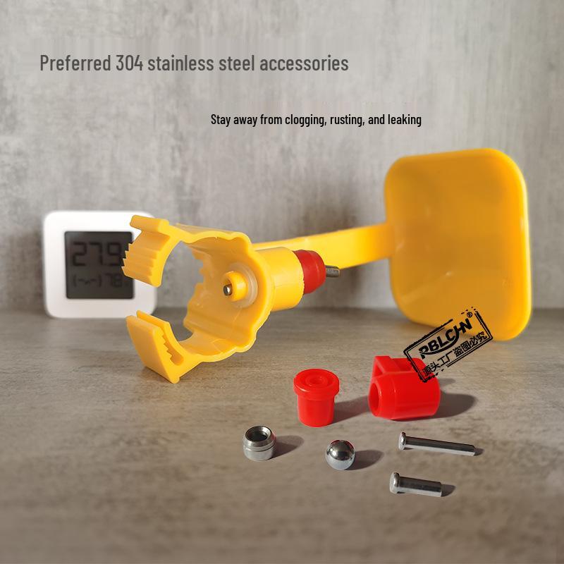 Automatic Chicken Drinker: Hanging Cup with Nipple Spout for Chick Rearing and Poultry Water Line