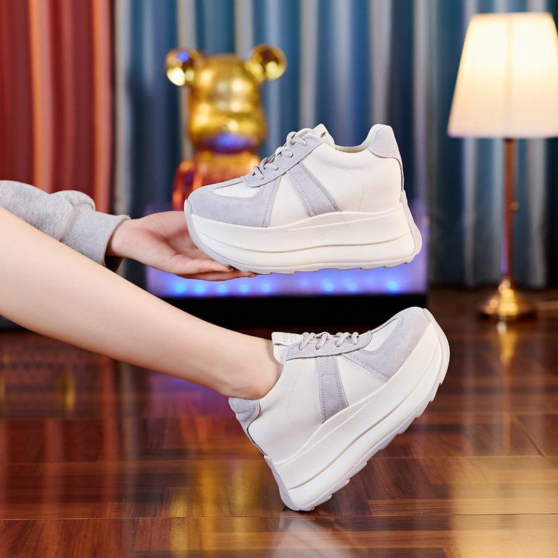 8526 Autumn New Small Slim Black and White Light Muffin White Shoes Women's Thick Sole Inner Height Increase Women's Shoes Campus