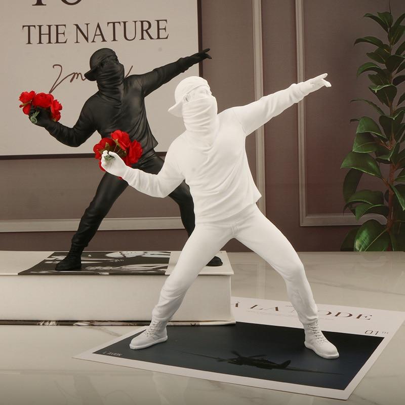 Resin Statues Sculptures Banksy Flower Thrower Statue Bomber Home Decoration Accessories Modern Ornaments Figurine Collectible
