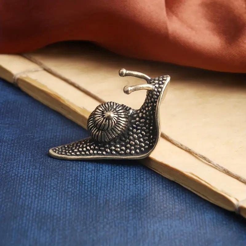 Brass Snail Animal Figurines Retro Pure Copper Mini Snail Statue Ornaments Desk Antique Brass Tea Pet Collection Home Decoration