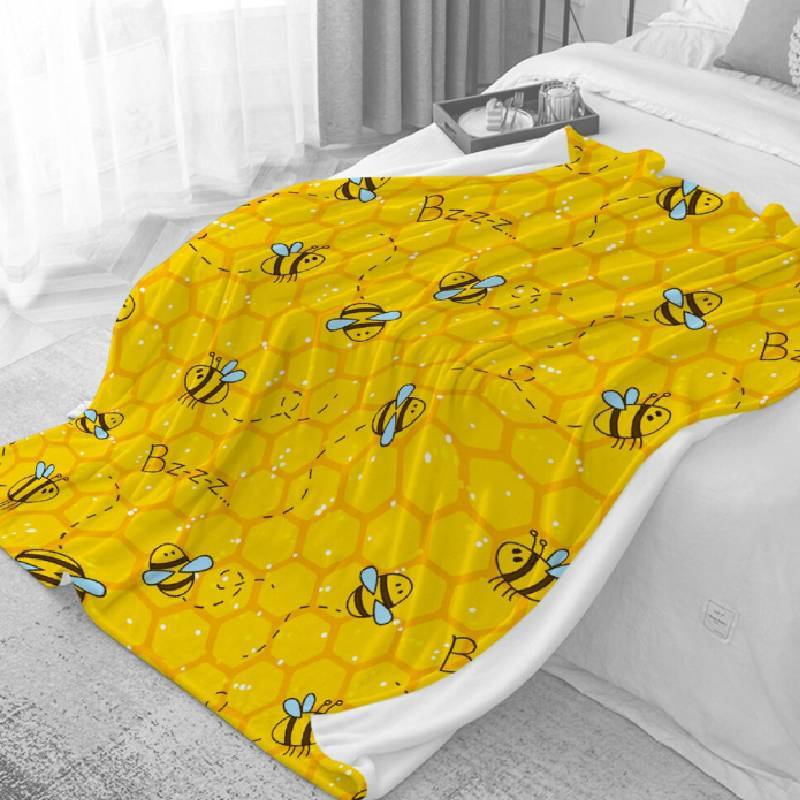 Cartoon Cute Bee Design Lightweight Warm Fleece Blanket For Kids Home Decor