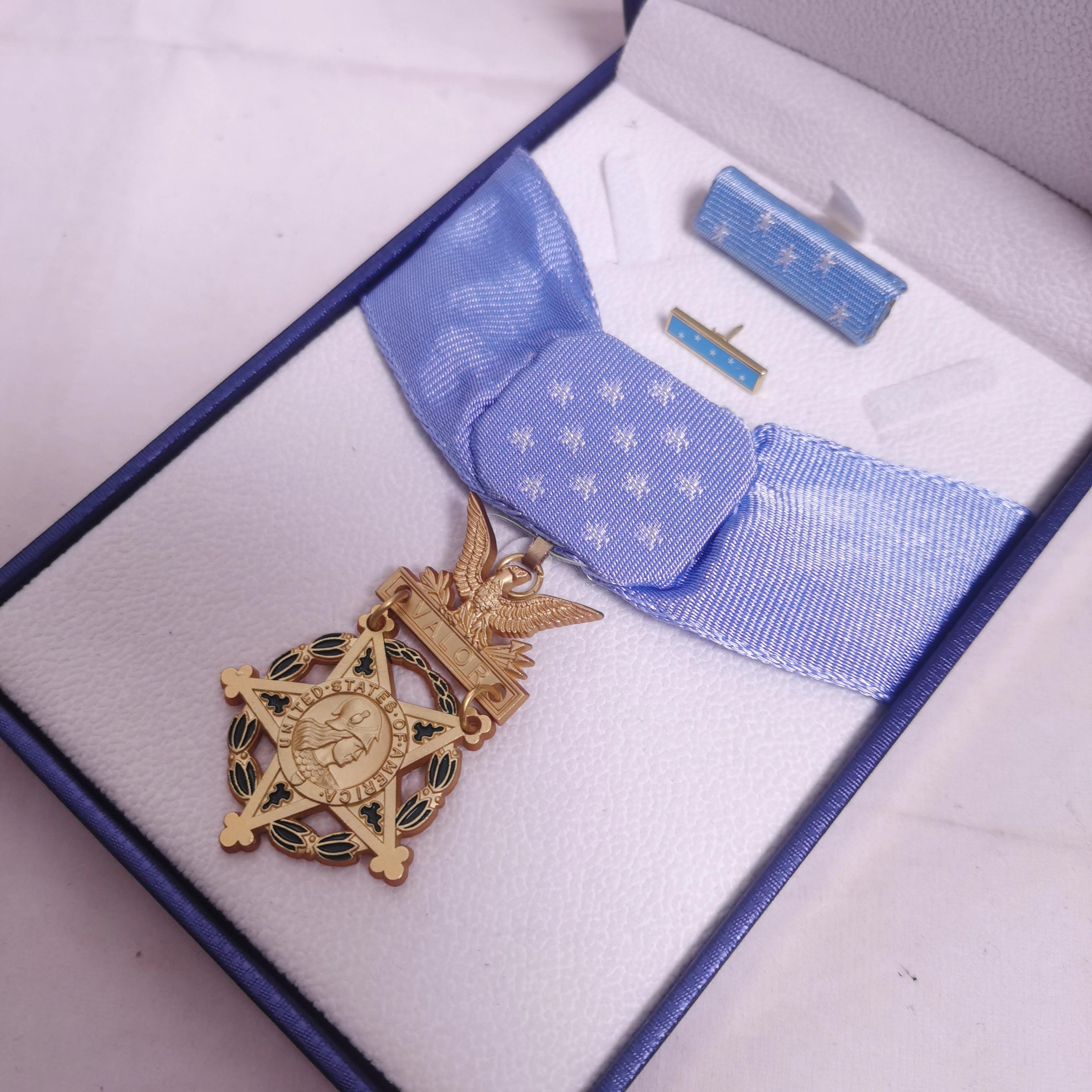 Медаль США Морская медаль Сухопутная медаль Почета Воздушная Три