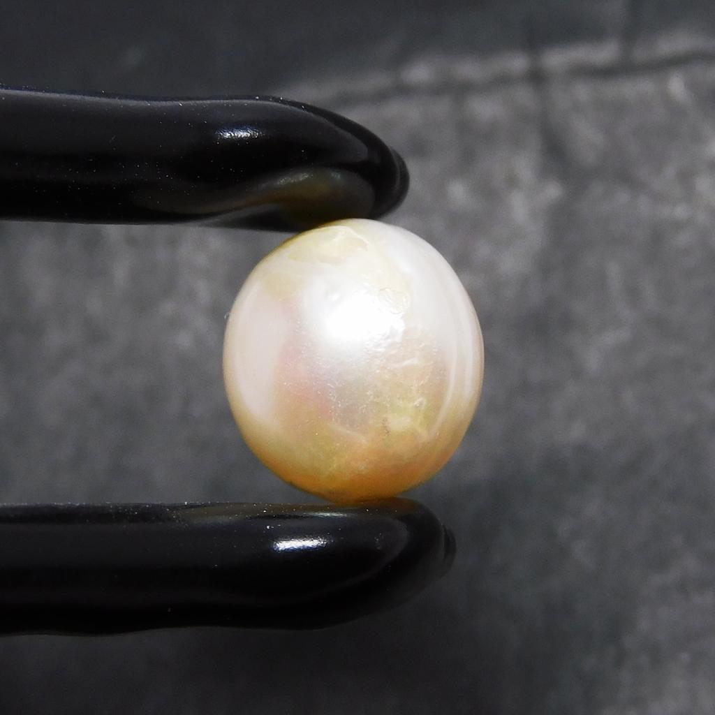 Natural White Pearl Loose Gemstone 6.75 Ct Sea Mabe Round Cut for Jewelry Making and Gem Collections