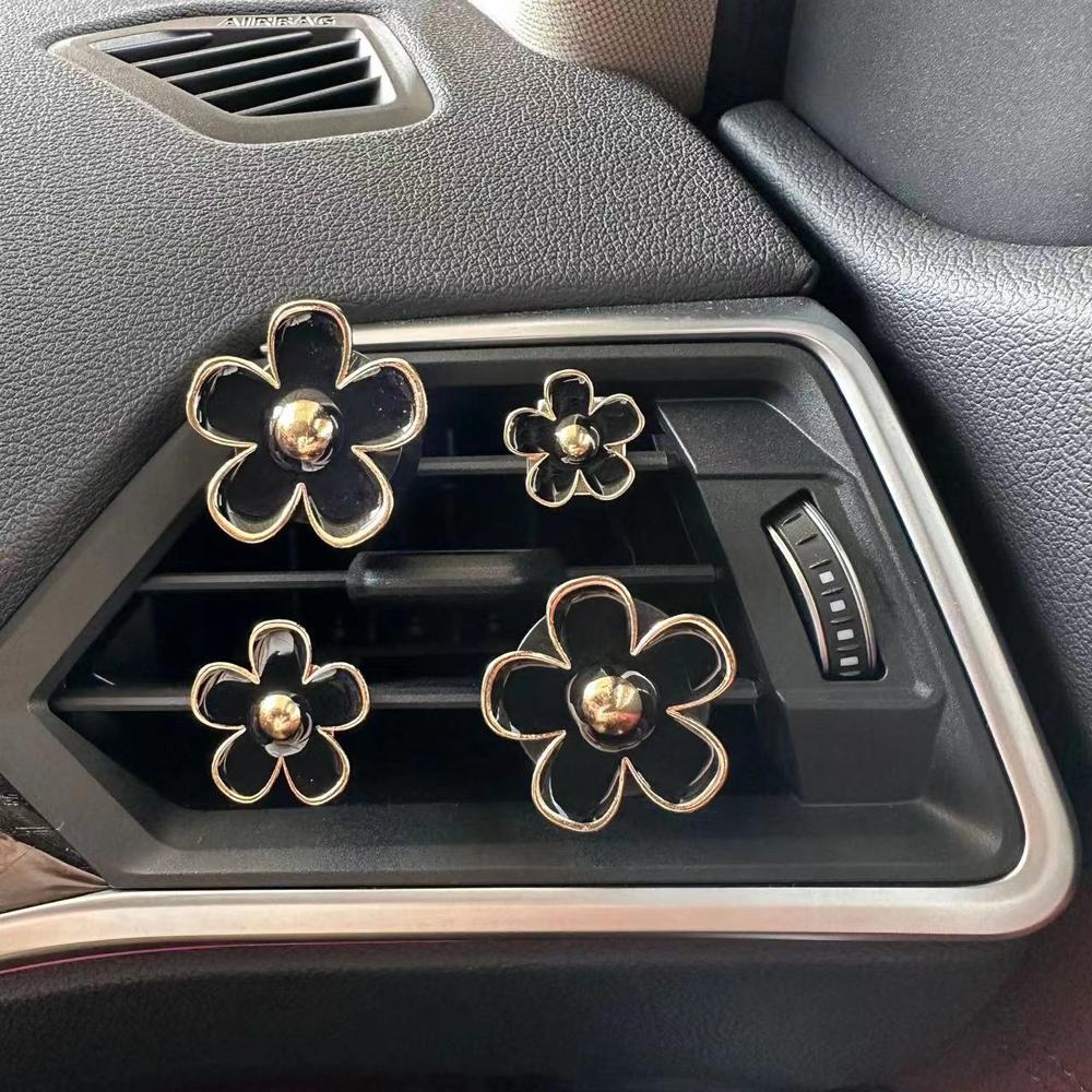 4-piece Alloy Daisy Flower Car Perfume Clip Car Air Conditioner Air Outlet Aromatherapy Air Relieving Agent