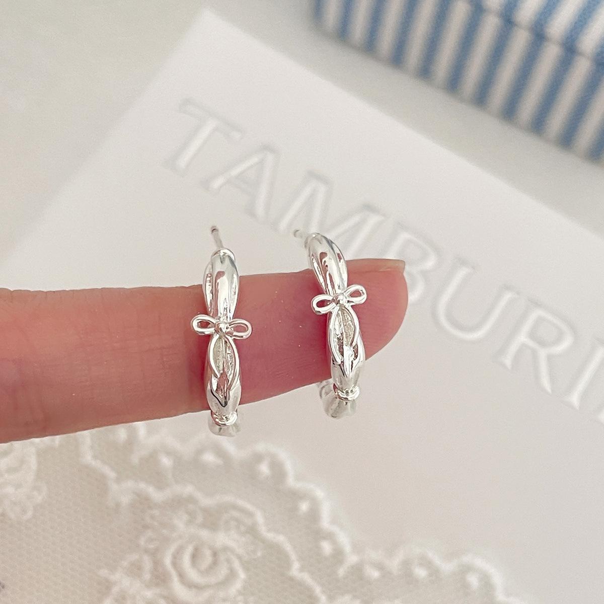 

Серьги-бантики из серебра 925 пробы, женские изысканные серьги с нишевым дизайном, модные универсальные серьги для темперамента 925 silver needle