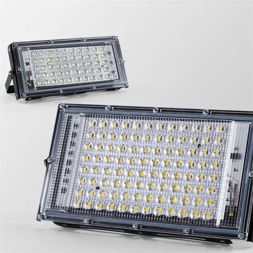 50W/100W Outdoor Waterproof LED Floodlight with European Plug, Super Bright Projection