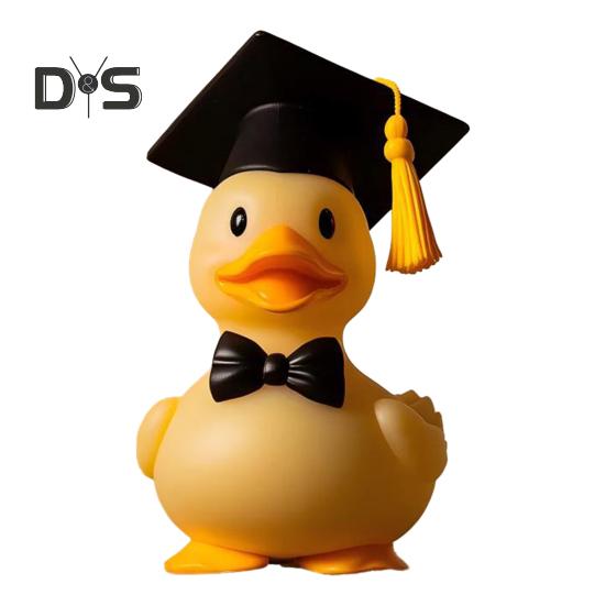 

Статуэтка утки-выпускника 2025 года, смоляная фигурка маленькой желтой утки с выпускной шляпой, настольный декор, скульптура утки для подарка на выпускной D