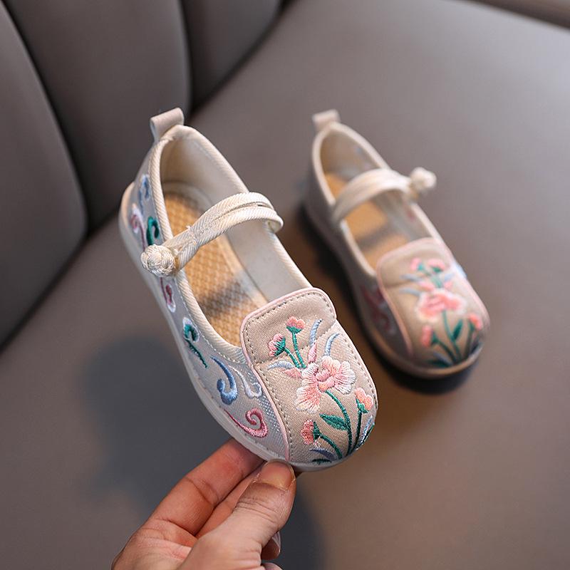 Kids Spring Embroidered Shoes Lightweight National Vintage Handmade Cotton Shoes Cosplay Hanfu Tang Costumes Casual Sneakers