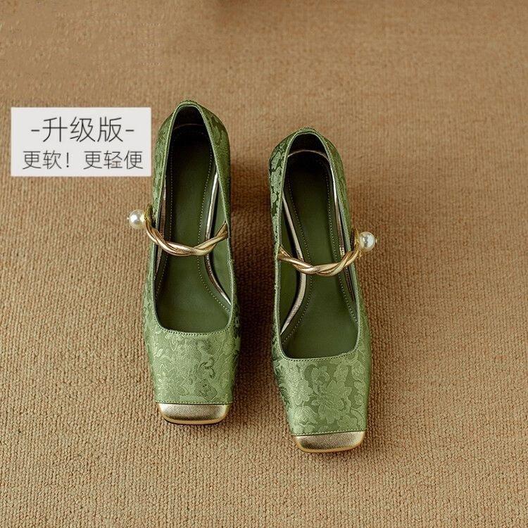 

New Chinese style French light luxury embossed silk middle heel shoes color matching square head word with thick heel single shoes 38 зелений