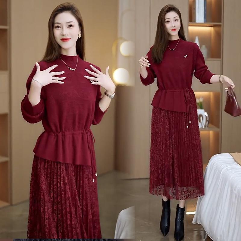 

Elegant Lace Patchwork Knitted Dress - Women s Autumn/Winter 2025 Collection with Waist-Cinched Slimming Fit. XL (Weight 62.5-70 kg) красный
