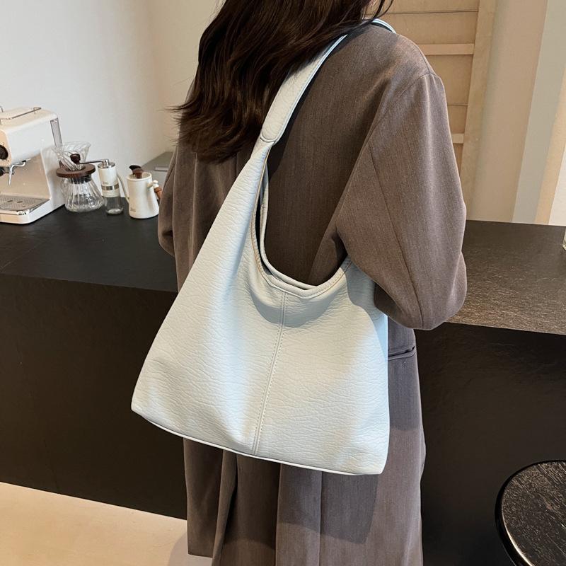 2025 trendy fashion casual large capacity underarm bag femininity niche tote bag student solid color shoulder bag