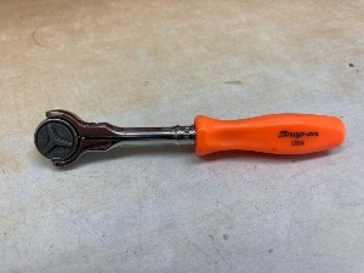 

Snap-On Used FHC737 3/8 Dr. Swivel Head Soft Grip 6.5 Ratchet Orange Old Grip