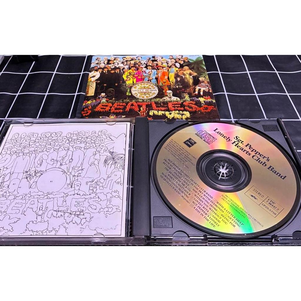 Used The Beatles Sgt. Pepper's Lonely Hearts