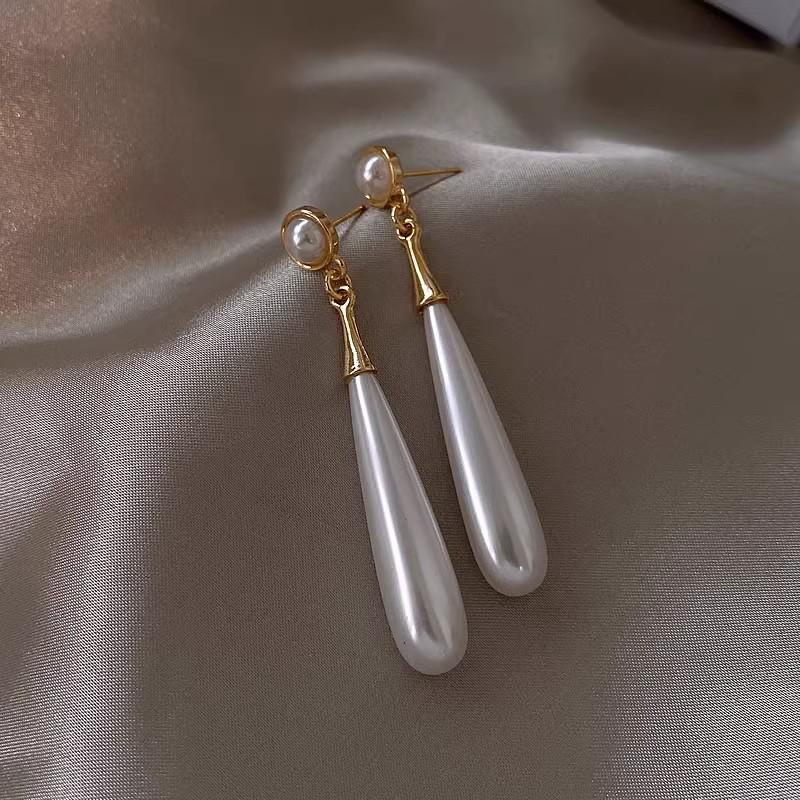 2025 Silver Needle Zircon Pearl Earrings: French Retro Light Luxury Studs for Women