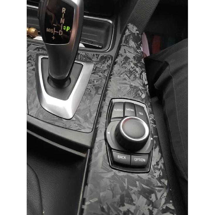 Kohlefaser-Kurzschnitt-Schmiedevinyl Auto-Wrap-Folie Auto-Modifikations-Aufkleber Schutzstreifen Türschweller Seite