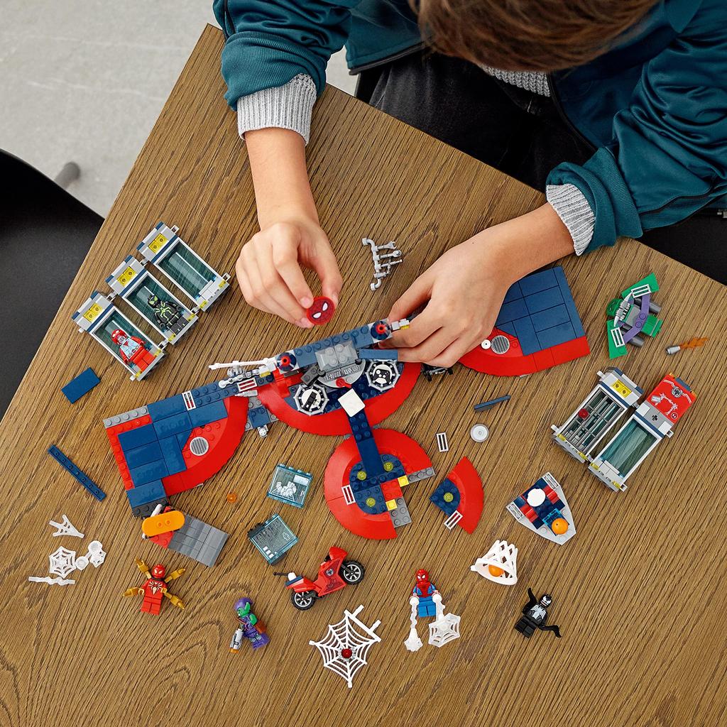 LEGO Super Heroes Spider-Man's Hideout Attack 76175