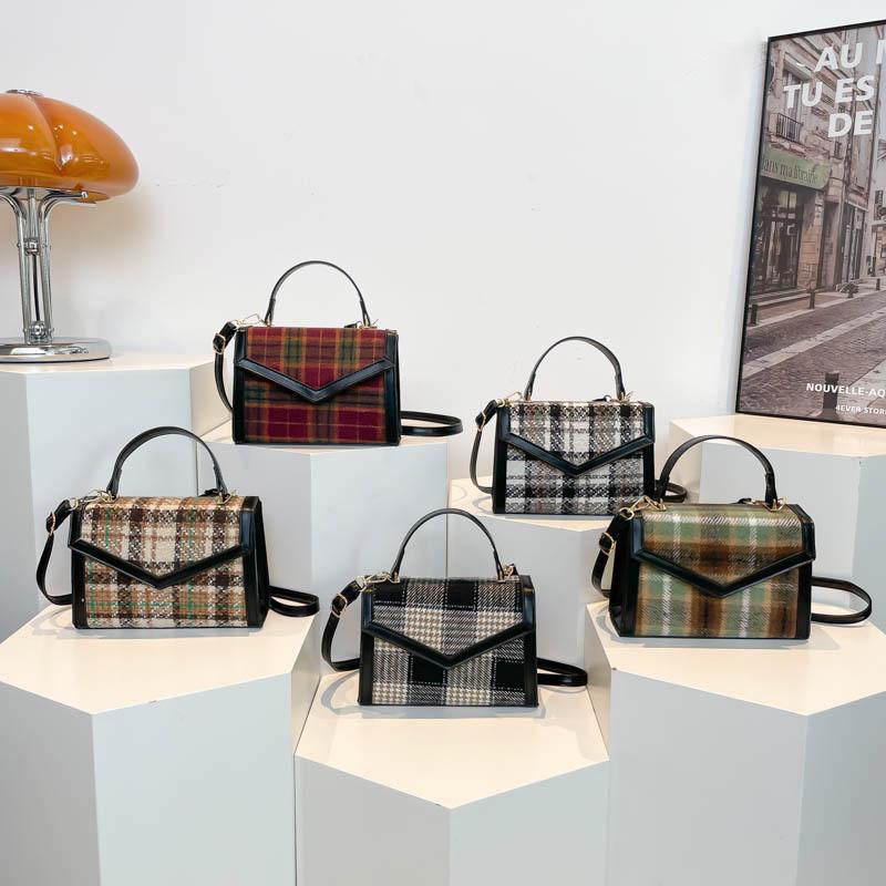 Elegant Women's Small Square Bag In Trendy Plaid Pattern Perfect For Fall Winter Use