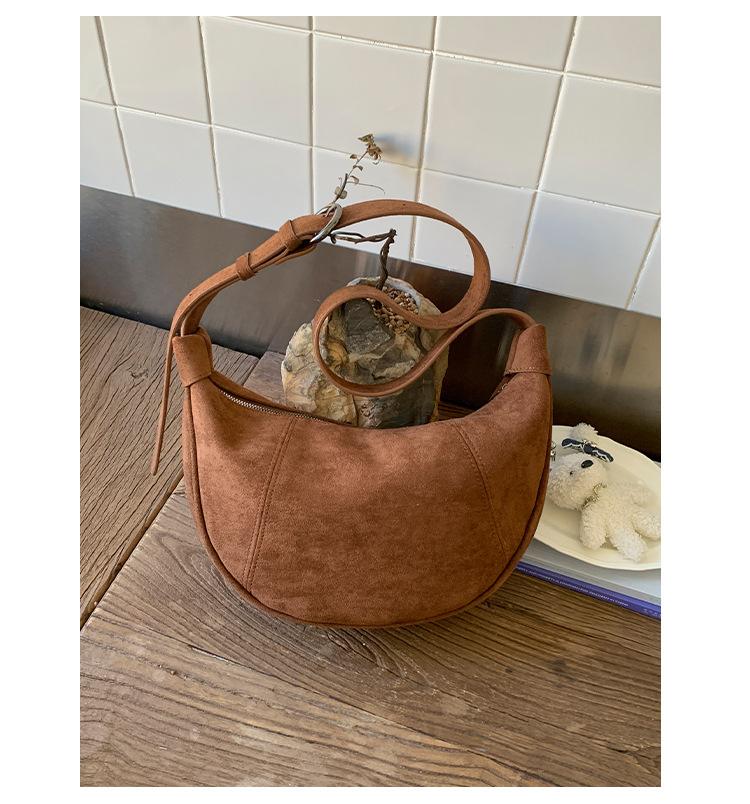 

Fashion design dumpling bag new suede retro large capacity messenger bag casual fashion shoulder bag