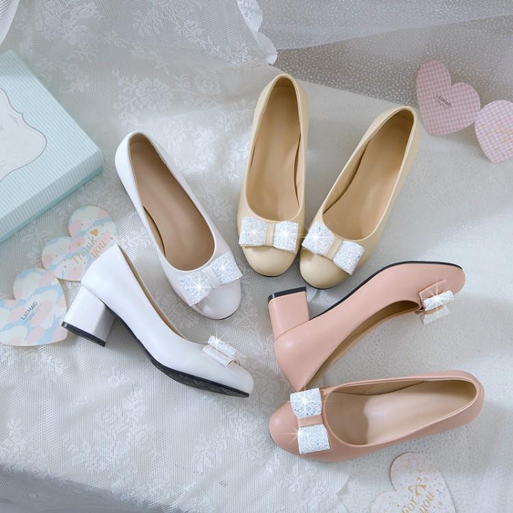 

Новая модная женская обувь на среднем каблуке с милым бантом
