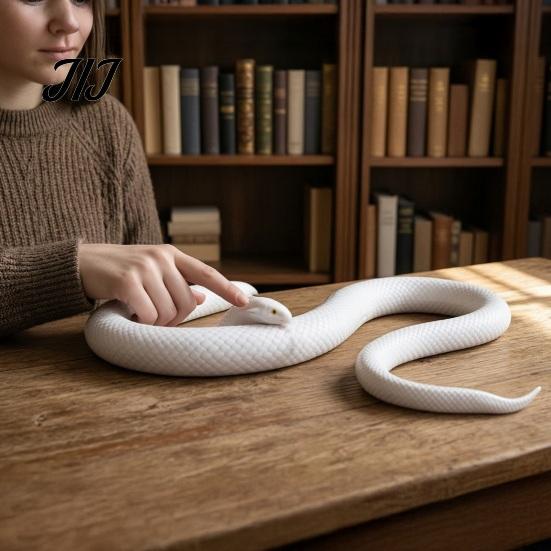 Film Television Props Realistic Fake Snake Toy, Soft TPR Cobra-Style Prank Prop for Halloween Party, Educational Biology Teaching Aid Bendable