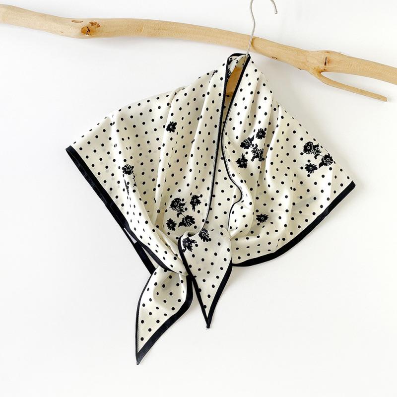 Niche Irregular Scarf Shawl Spring and Summer Twill Triangle Scarf Versatile Scarf Professional Leopard Scarf Decoration