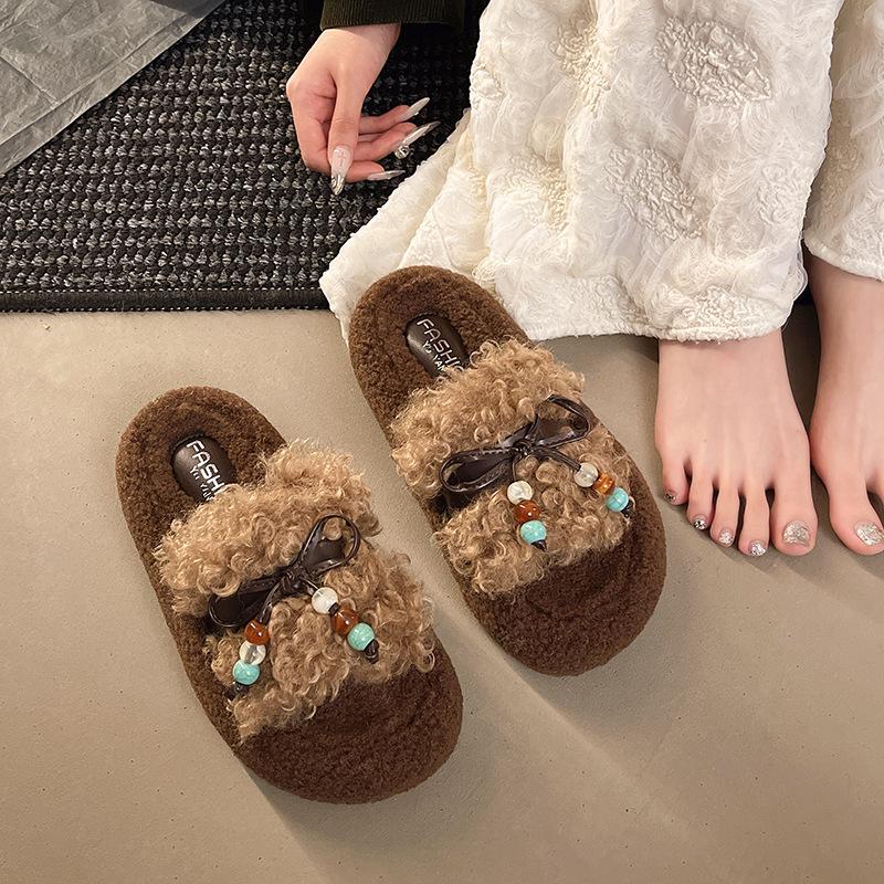 Dicke Plüsch-Pantoffeln mit dicker Sohle für Damen zum Tragen im Freien Herbst und Winter 2025 neue Mode draußen kleiner Muffin-Rolle Plüsch-Baumwoll-Mopp