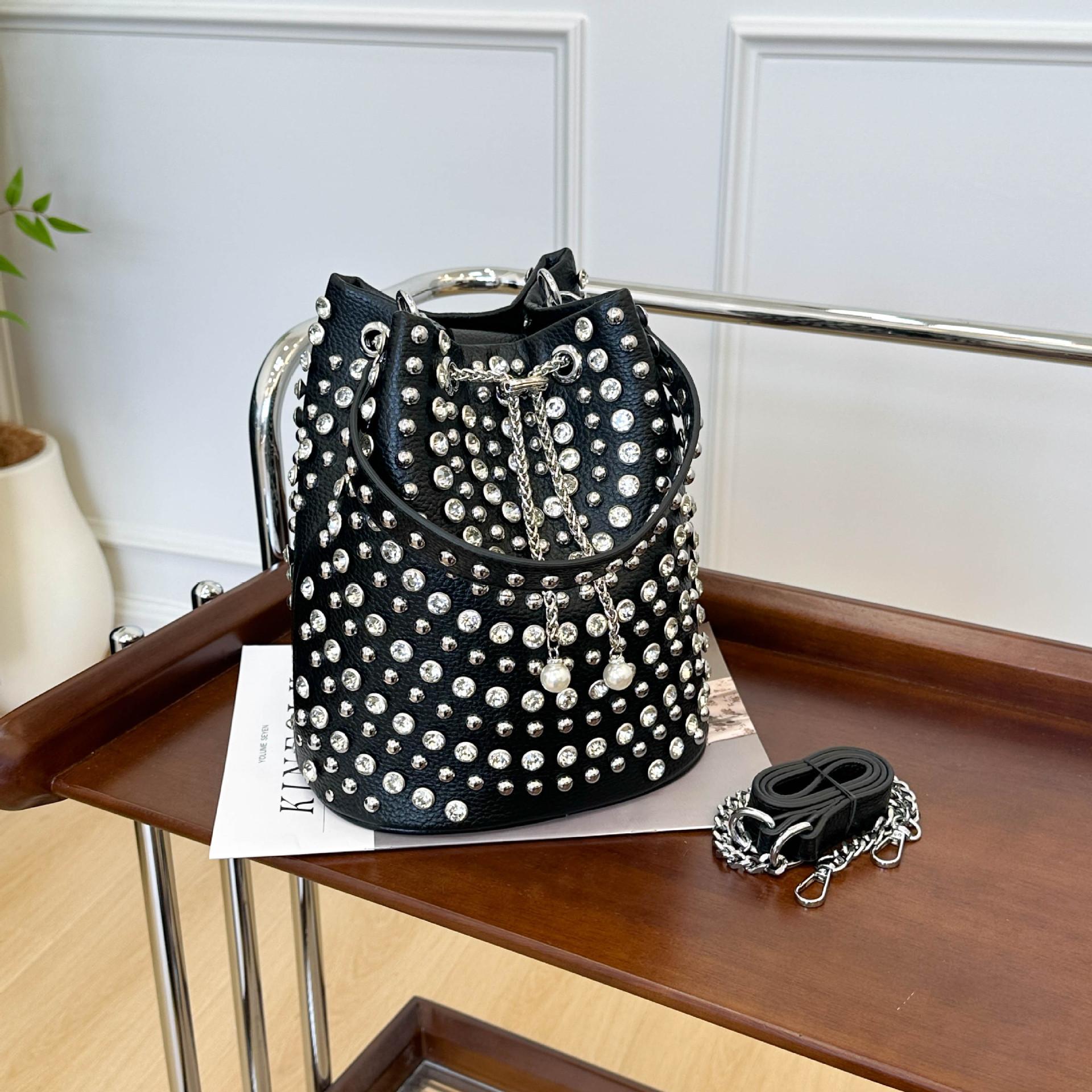 Rivet Chain Bucket Handheld Underarm Women s Bag 211623 4398₽
