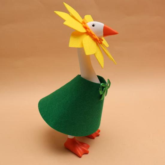 1 Set Mini Desk Goose Outfit Spring Summer Cute Sunflower Hat And Green Dress Felt Desk Goose Costume for 7 Inch Goose Statue Home Office Table Decor