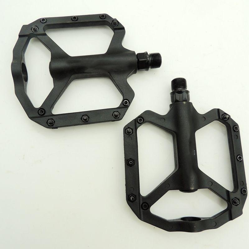 Mountain Bike Ultralight Nylon Fiber Bearing Pedal Durable Widened Non-slip for BMX Road Bikes Cruisers Kids Bikes Pedal чёрный