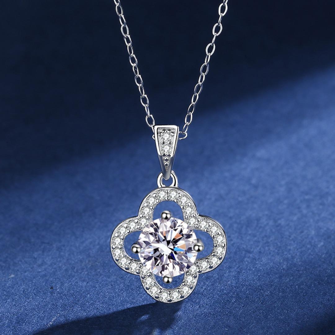 Four-leaf clover micro-set moissanite necklace women s jewelry s925 silver mozzarella diamonds 925 sterling silver