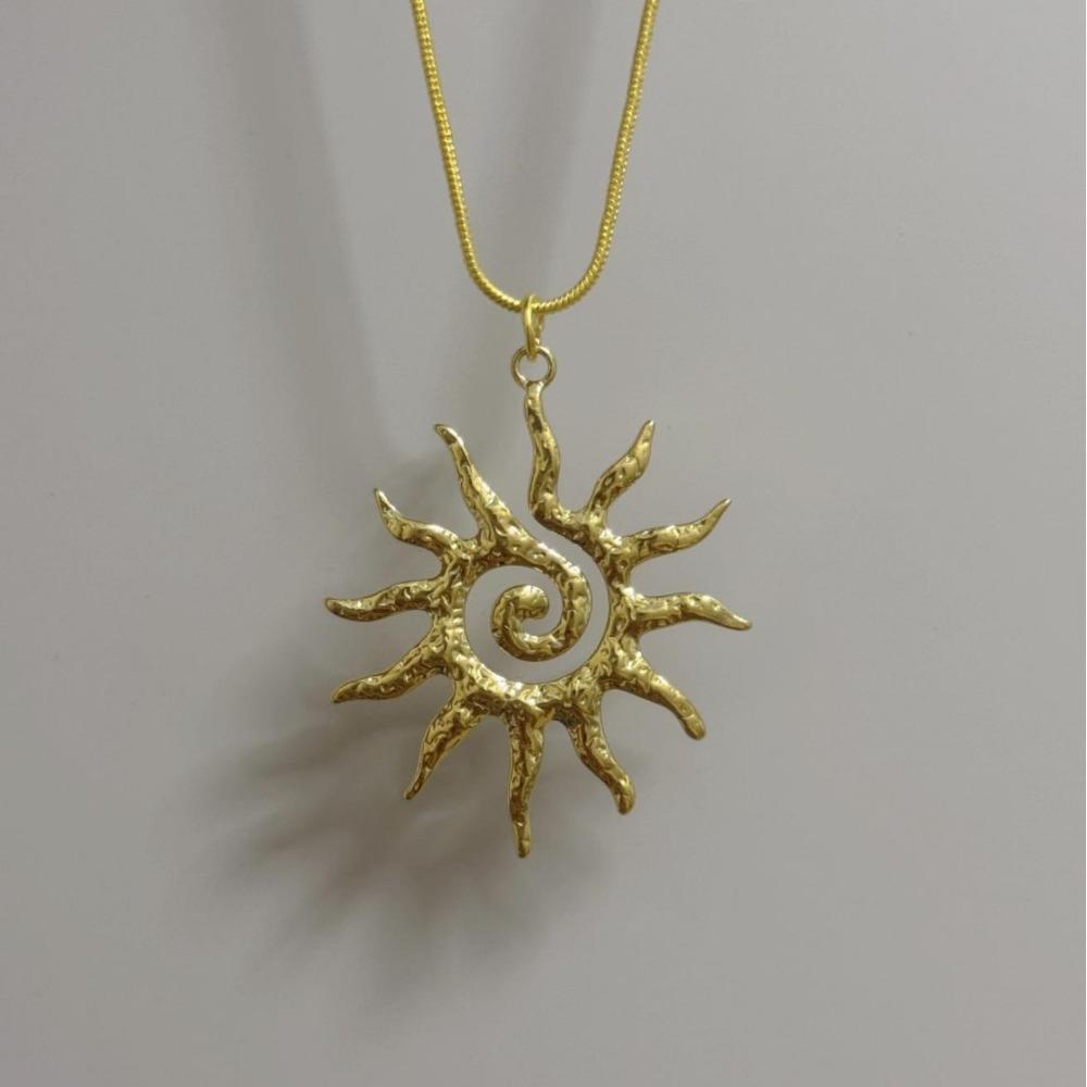 Retro Personality Stainless Steel Lava Metal Starfish Gold Color Sun Pendant Snake Bone Chain Necklace for Women Punk Jewelry