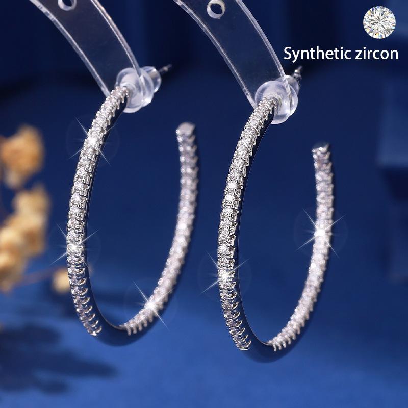 

Изысканные сверкающие серьги-пусеты: Мода высокого класса, легкая роскошь для женщин, новый стиль 2025 года