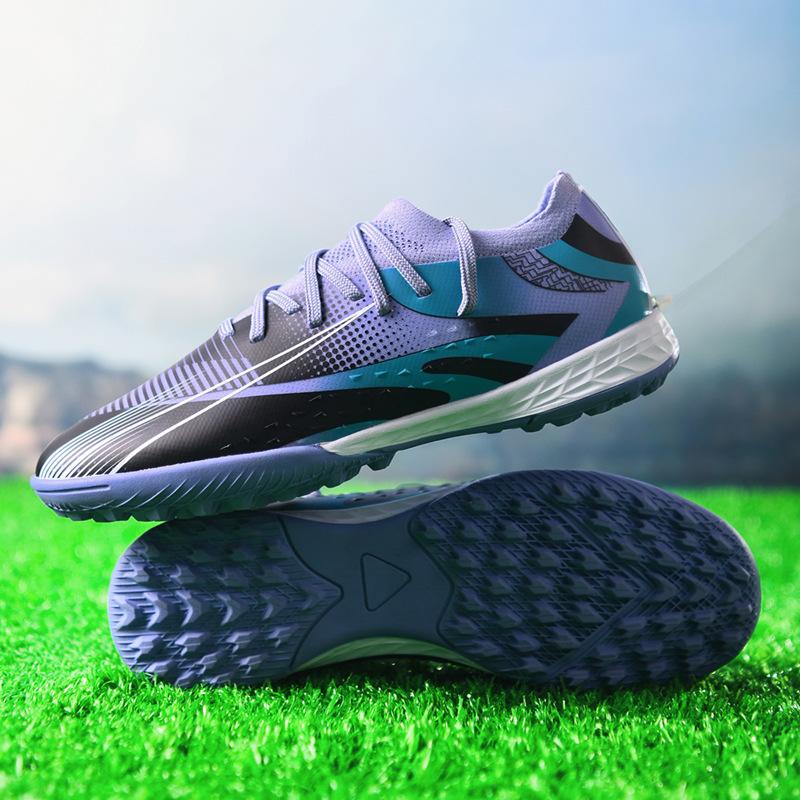 

2025 новые кожаные детские футбольные бутсы с вращающейся пряжкой, мужские, для сломанных ногтей, для молодых студентов, спортивная обувь без шнурков 46