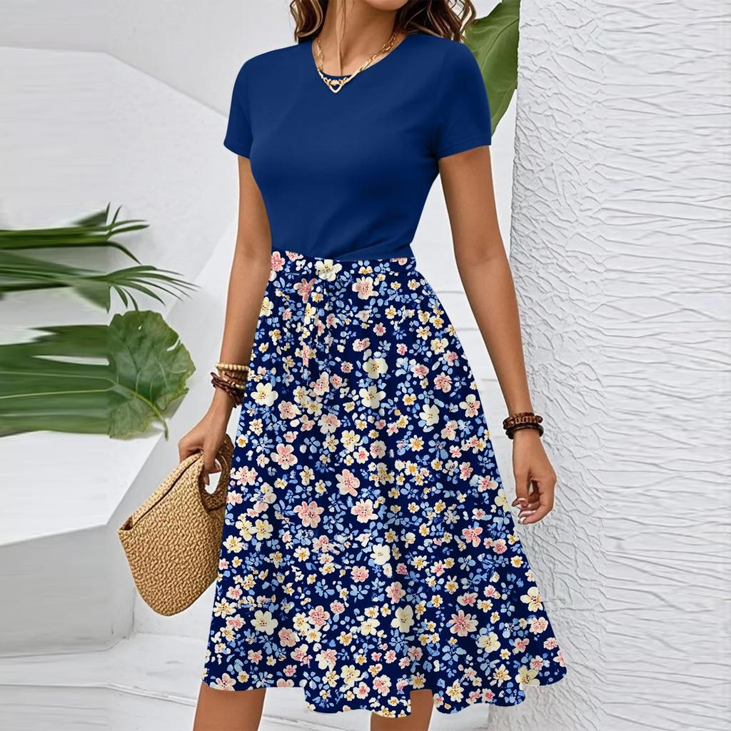 Damekleskjole med belte, avslappet mote, blomsterprint, korte ermer, rund hals, elegant