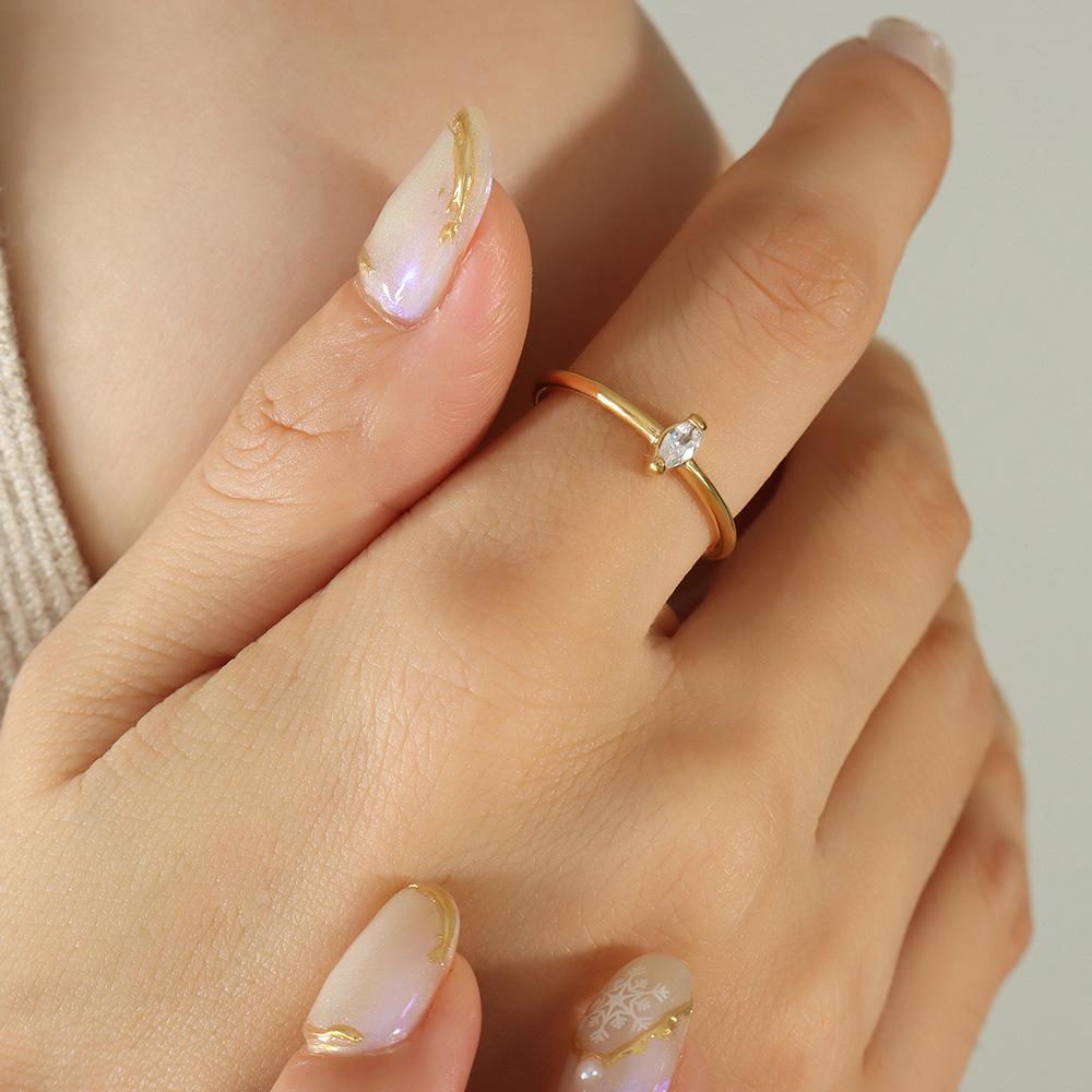 European  American Style Zirconia Inlaid Rhombus Ring - Versatile Titanium Steel Band Size 6