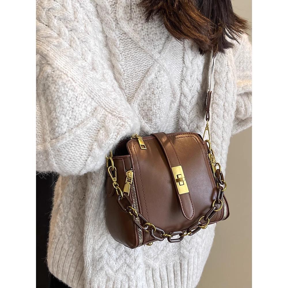 Retro Style Bag Popular Bag Women 2025 New Versatile Portable Bucket Bag Premium Texture Shoulder Messenger Bag