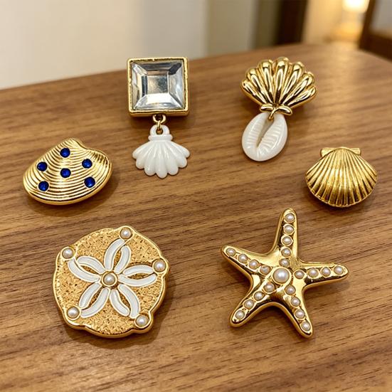 Gold-Toned Shell Shoe Charm, Ocean Themed Summer Shoe Decoration, Seashell Starfish Shoe Charm for Clogs Women Girls Beach Vacation Accessories